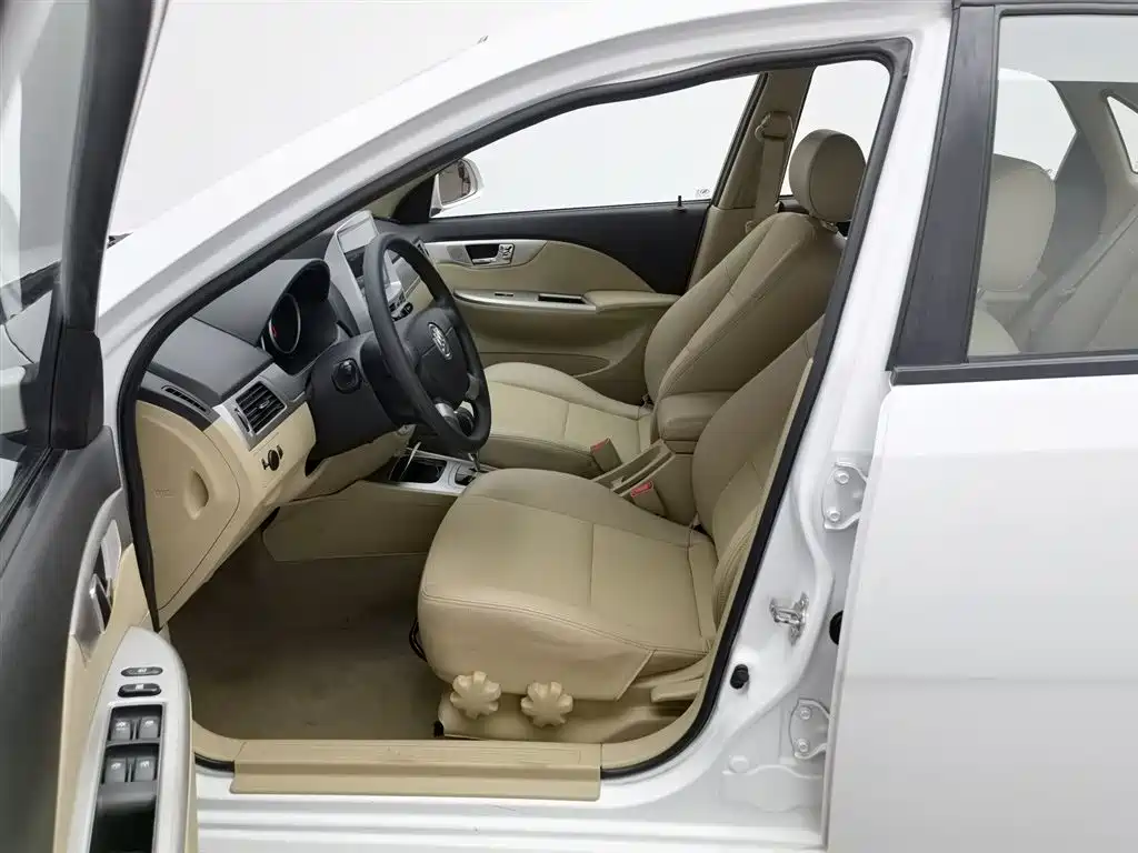Buick Excelle 2014 — фото 10