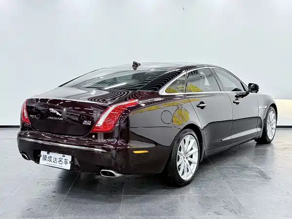Jaguar XJ 2015