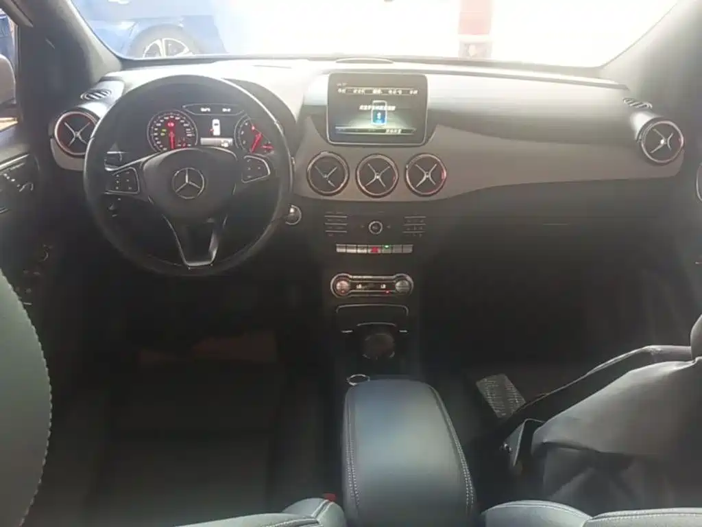 Mercedes-Benz B-Class 2018 — фото 10