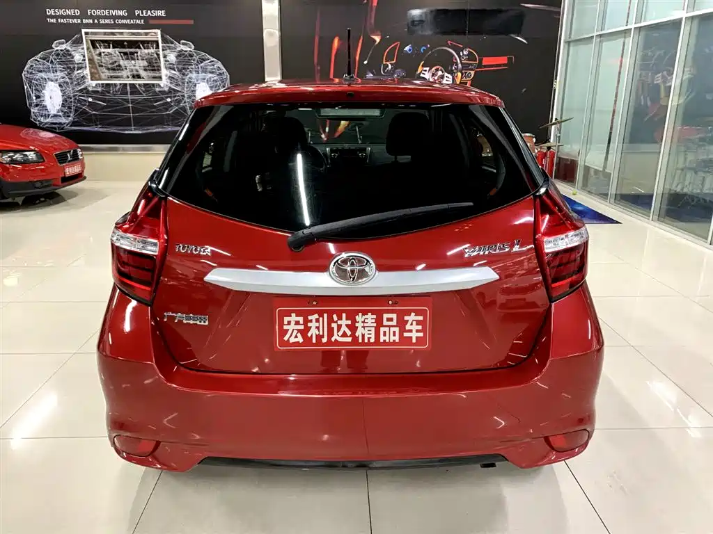 Toyota Yaris L 2018 — фото 11