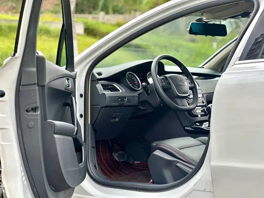 Peugeot 508 2014 — фото 19