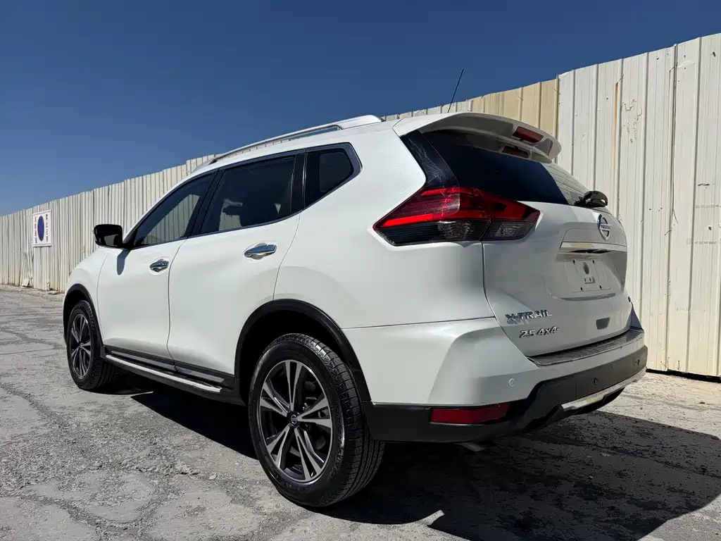 Nissan X-Trail 2017 — фото 9