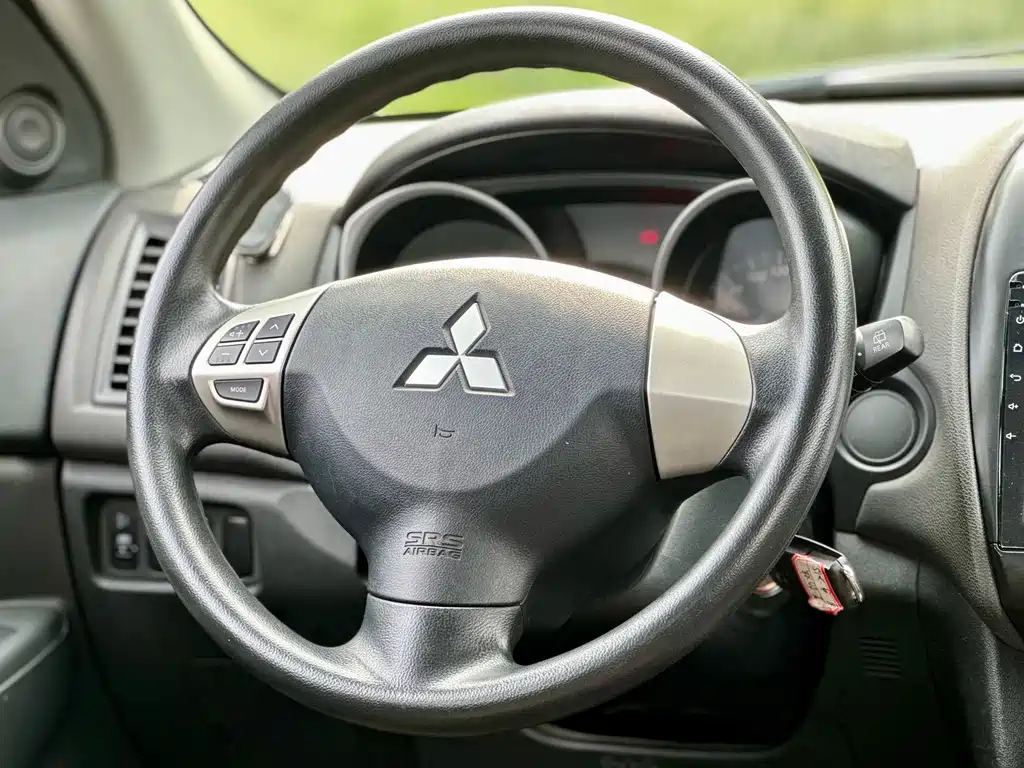 Mitsubishi ASX 2015 — фото 39