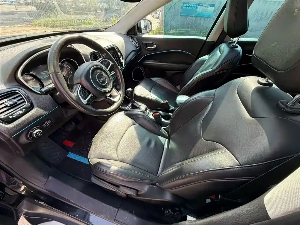 Jeep Compass 2020 — фото 10