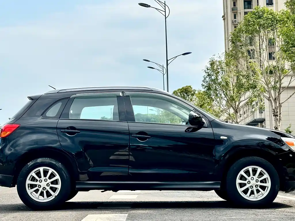 Mitsubishi ASX 2015 — фото 11