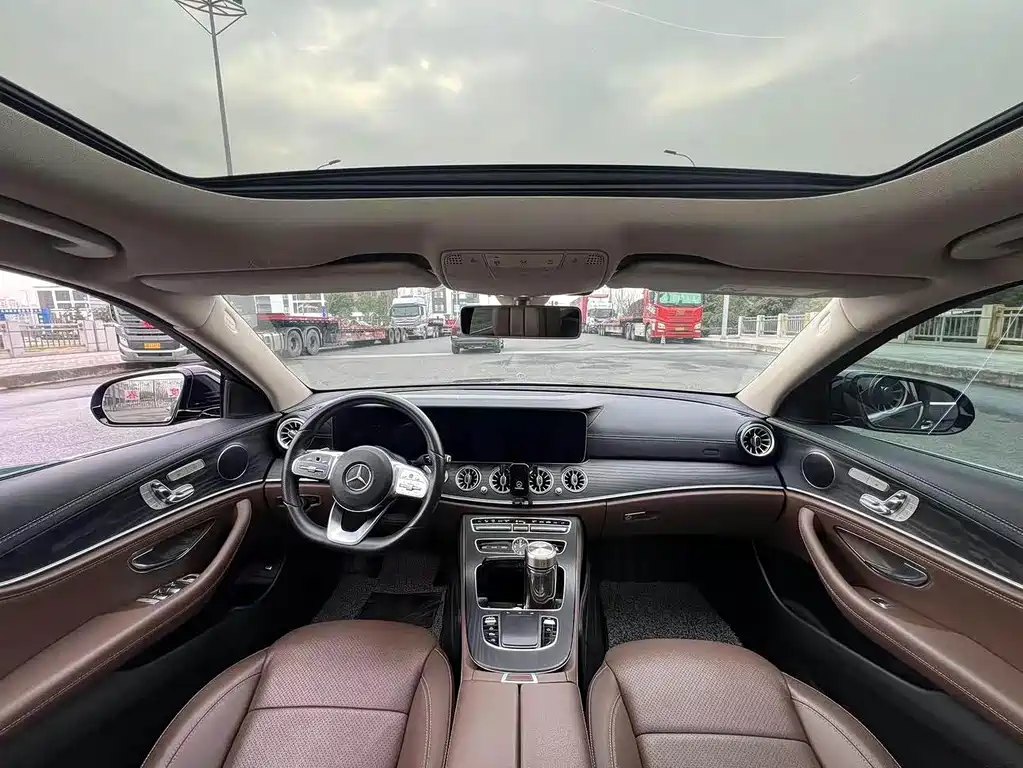 Mercedes-Benz E-Class 2020 — фото 11
