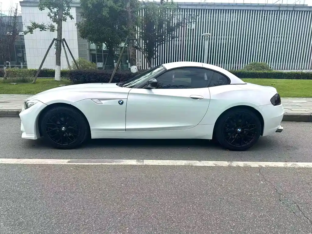BMW Z4 2011 — фото 10