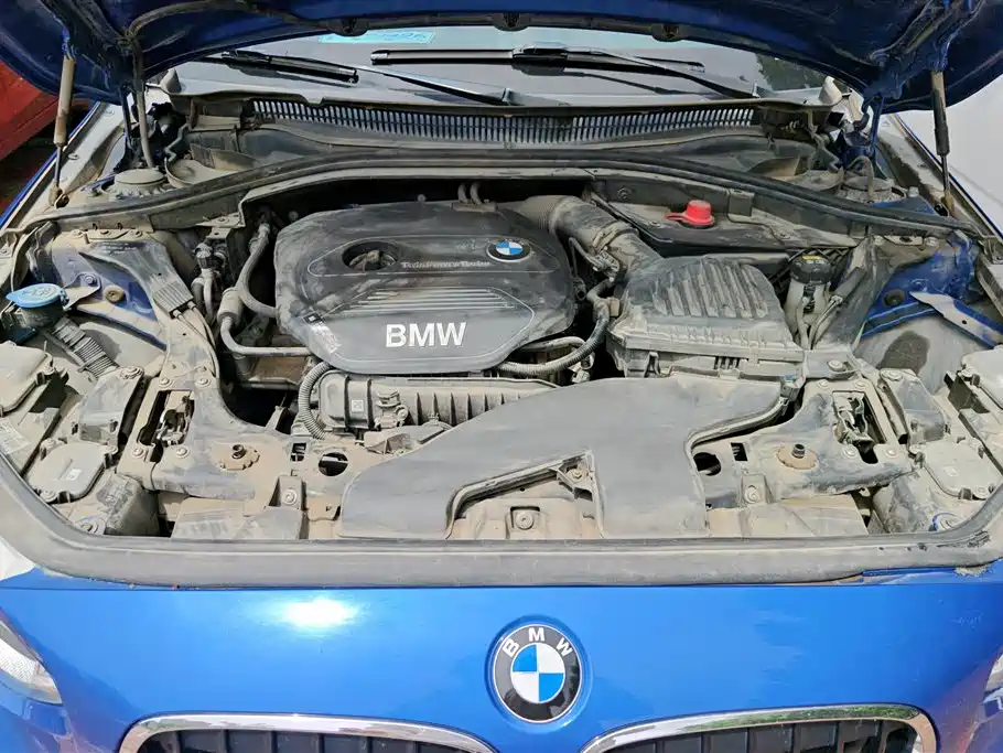 BMW 1 Series 2018 — фото 10