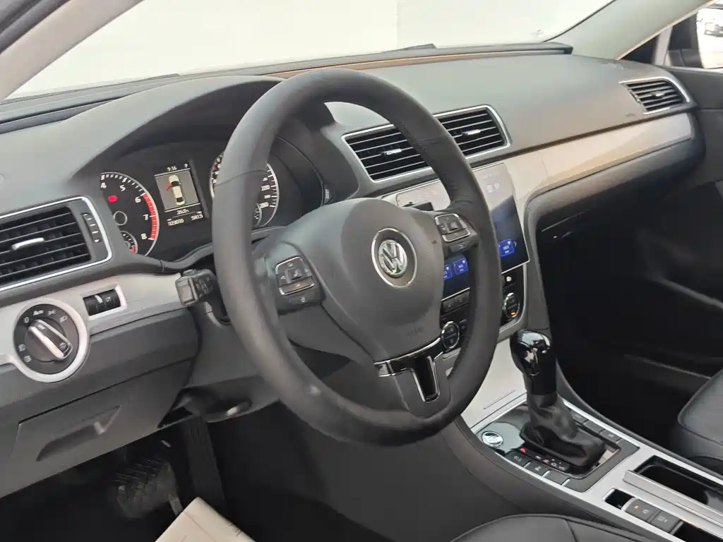 Volkswagen Passat 2016 — фото 22