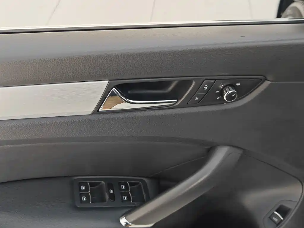 Volkswagen Passat 2016 — фото 23