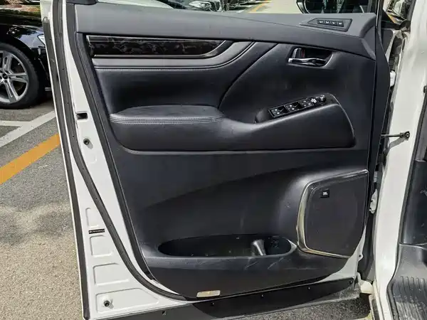 Toyota Vellfire 2021