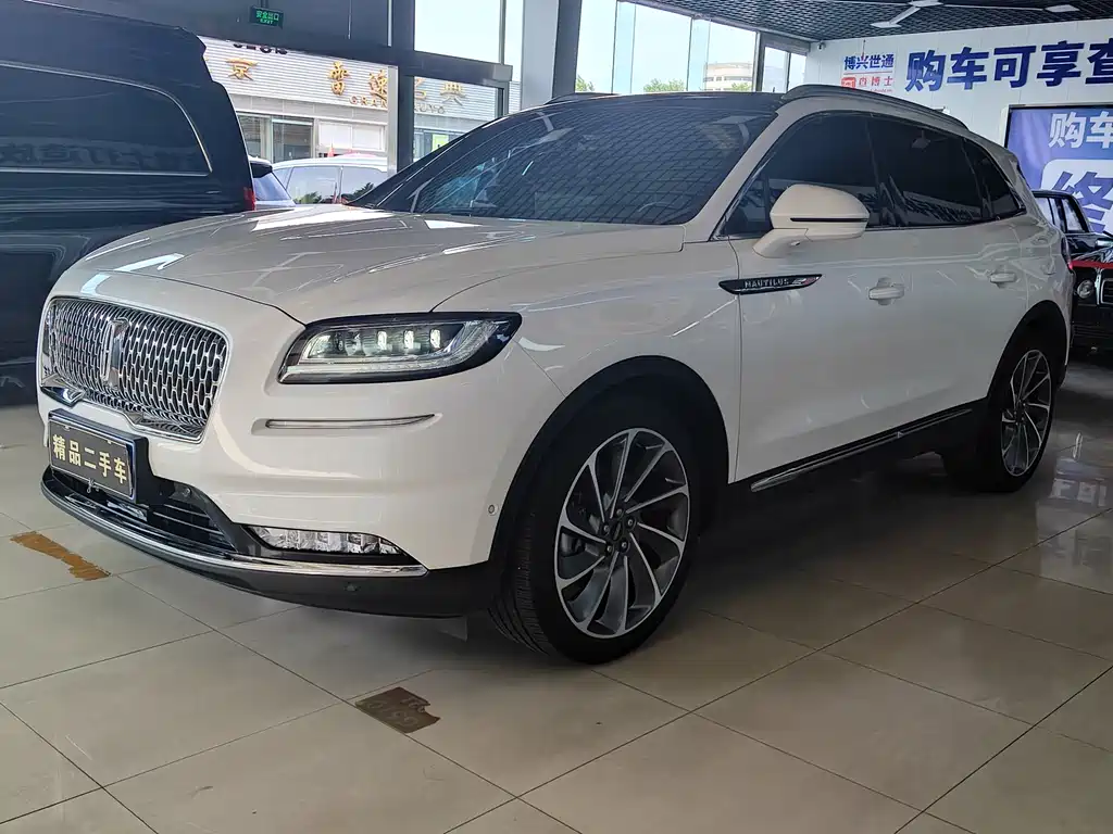Lincoln Nautilus 2021