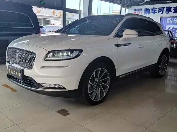 Lincoln Nautilus 2021