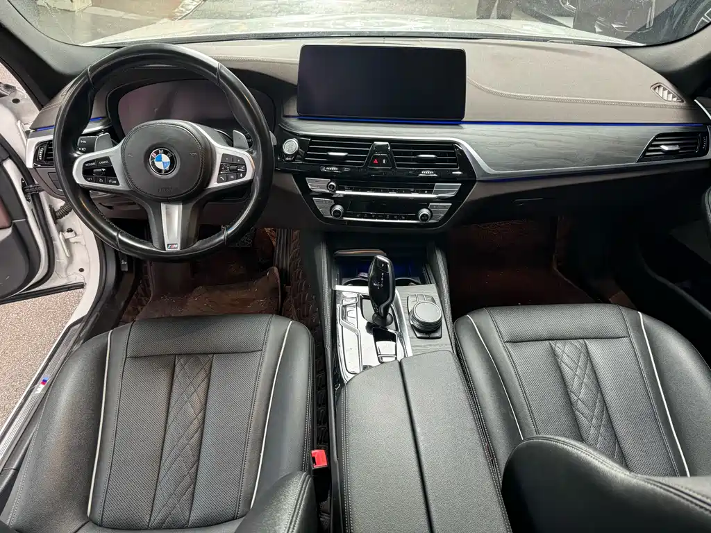 BMW 5 Series 2020 — фото 8