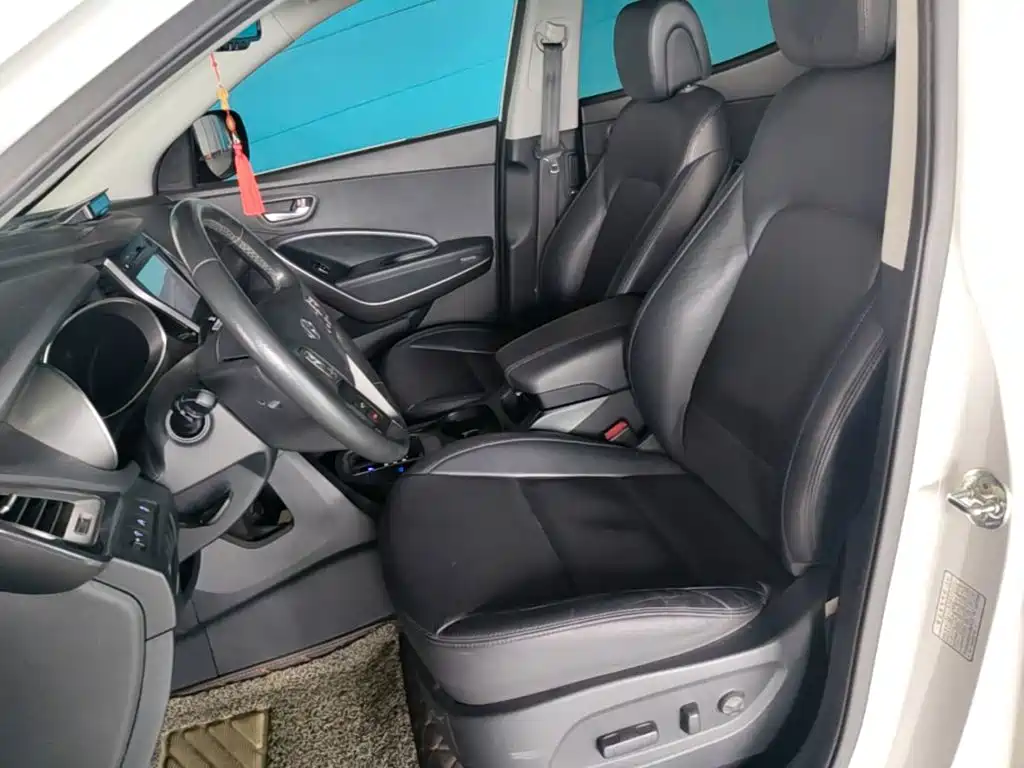 Hyundai Santa Fe 2015 — фото 15