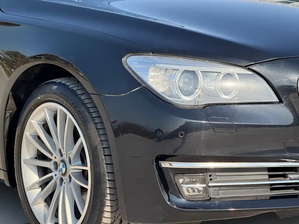 BMW 7 Series 2015 — фото 9