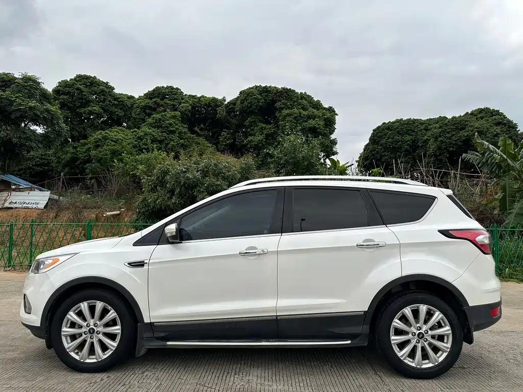 Ford Kuga 2017 — фото 17