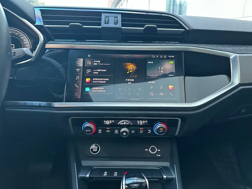 Audi Q3 Sportback 2023 — фото 10