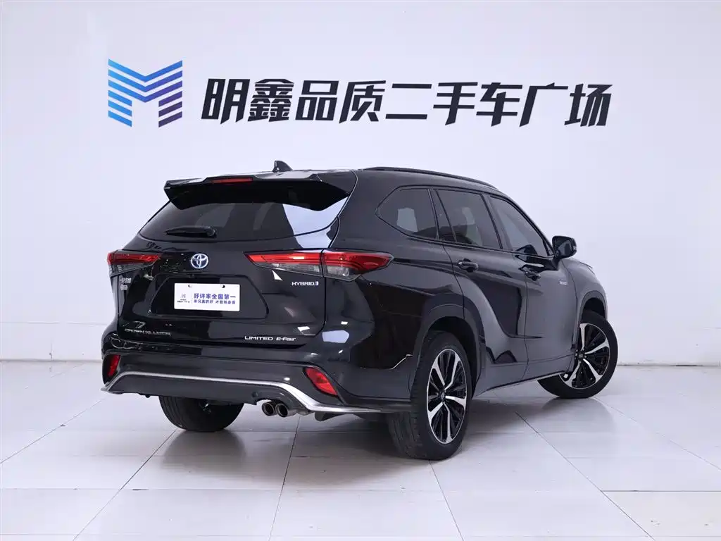 Toyota Crown Kluger 2022