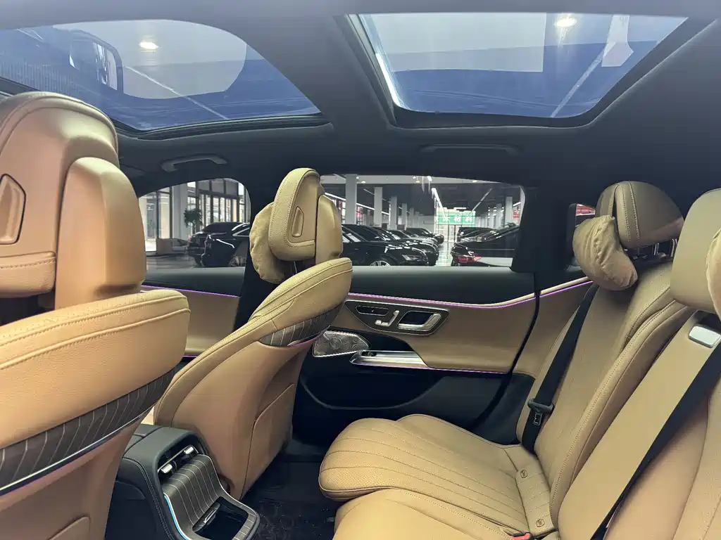 Mercedes-Benz E-Class 2024 — фото 16