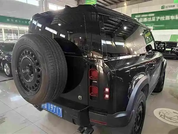 Land Rover Defender 2022