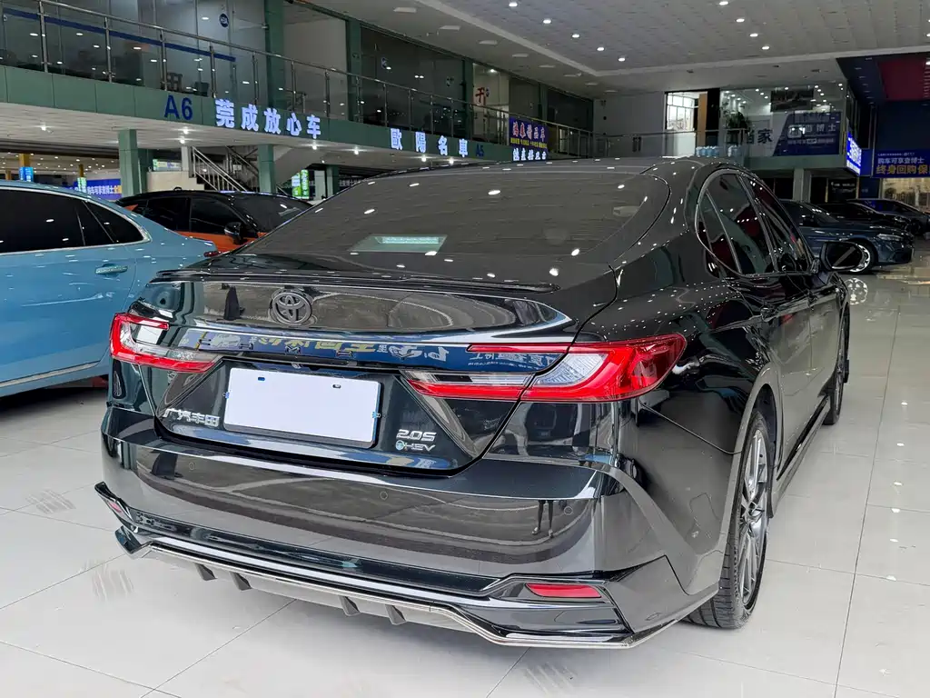 Toyota Camry 2025 — фото 15