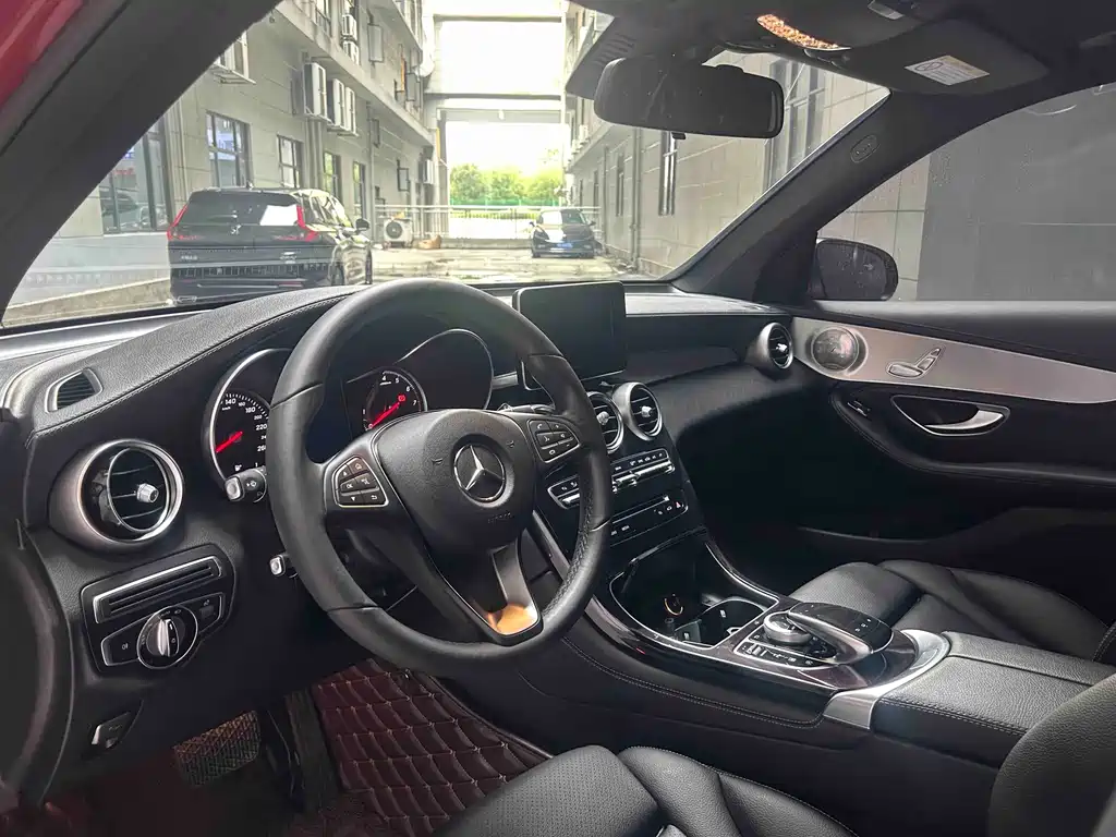Mercedes-Benz GLC 2016 — фото 14