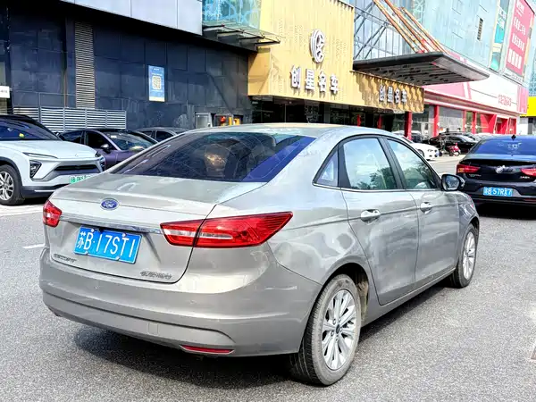 Ford Escort 2015