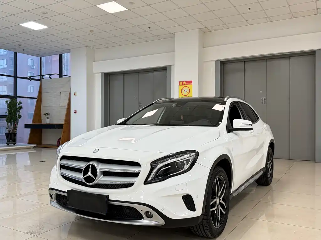 Mercedes-Benz GLA 2016 — фото 1