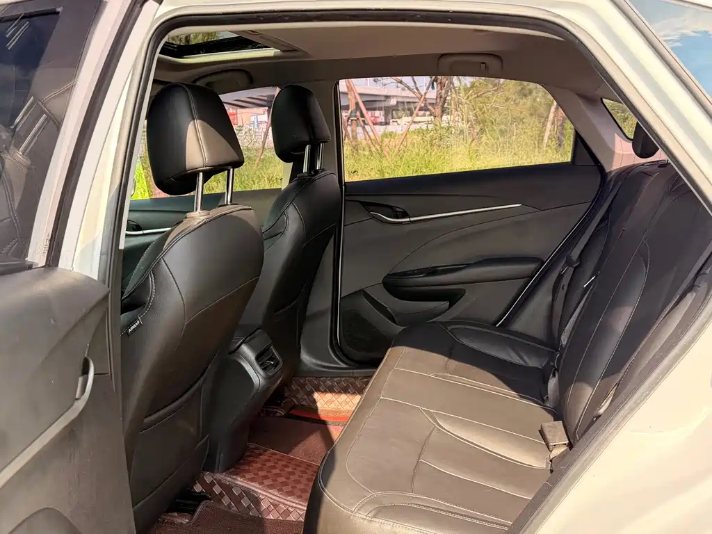 Buick Excelle 2019 — фото 12