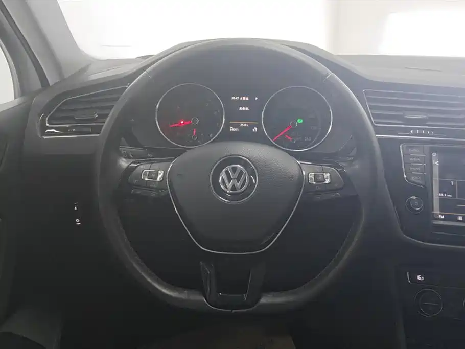 Volkswagen Tiguan L 2017 — фото 15