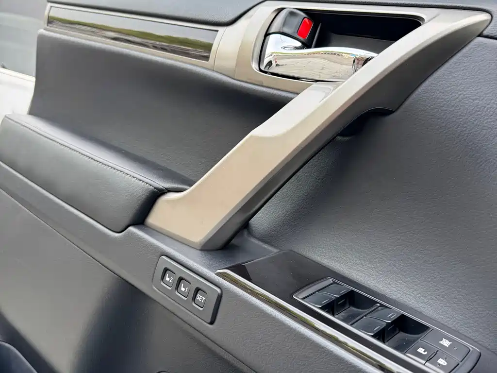 Lexus GX 2015 — фото 11