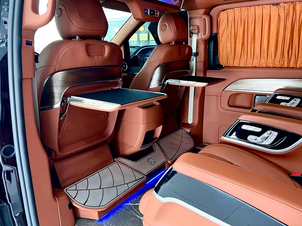 Mercedes-Benz V-Class 2022 — фото 21