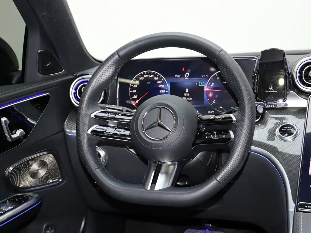 Mercedes-Benz C-Class 2023 — фото 19