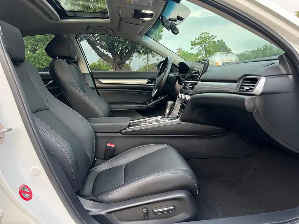 Honda Accord 2022 — фото 16