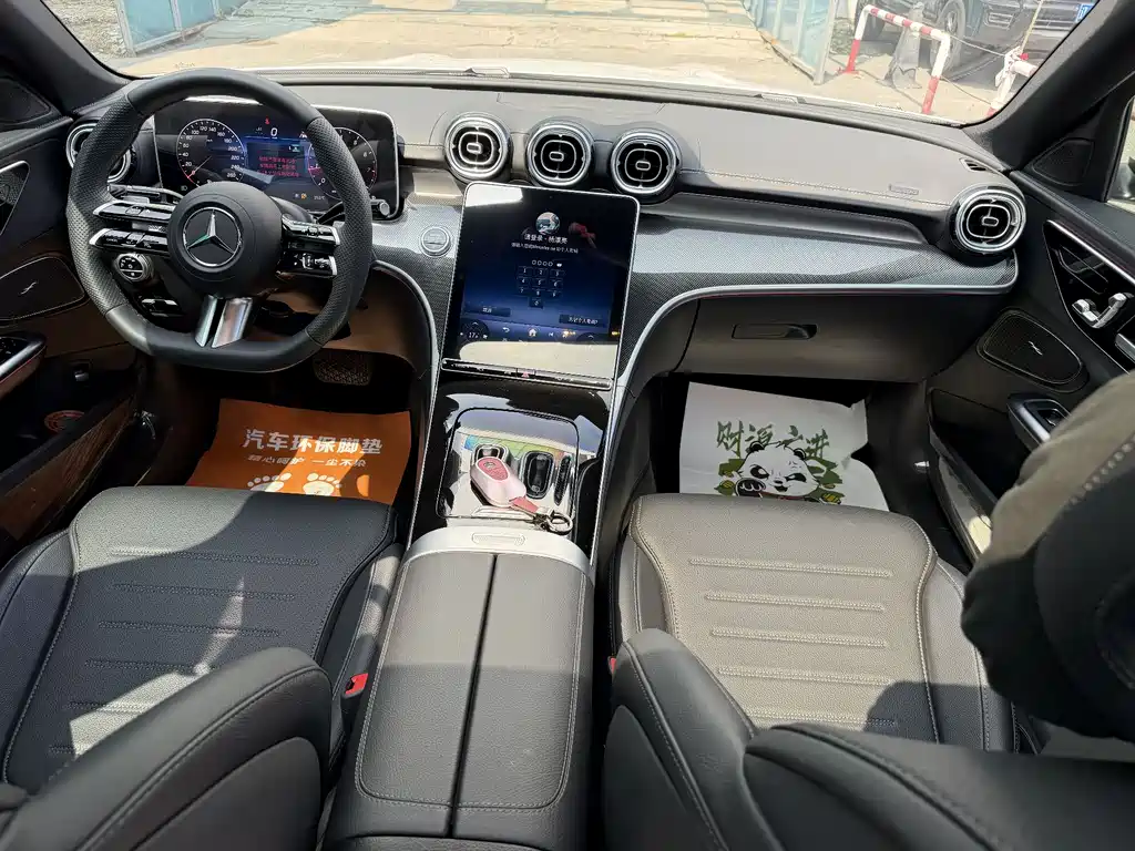 Mercedes-Benz C-Class 2025 — фото 10