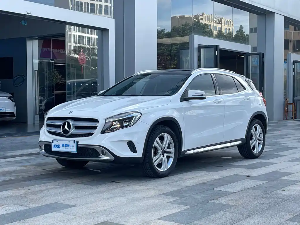 Mercedes-Benz GLA 2015 — фото 1