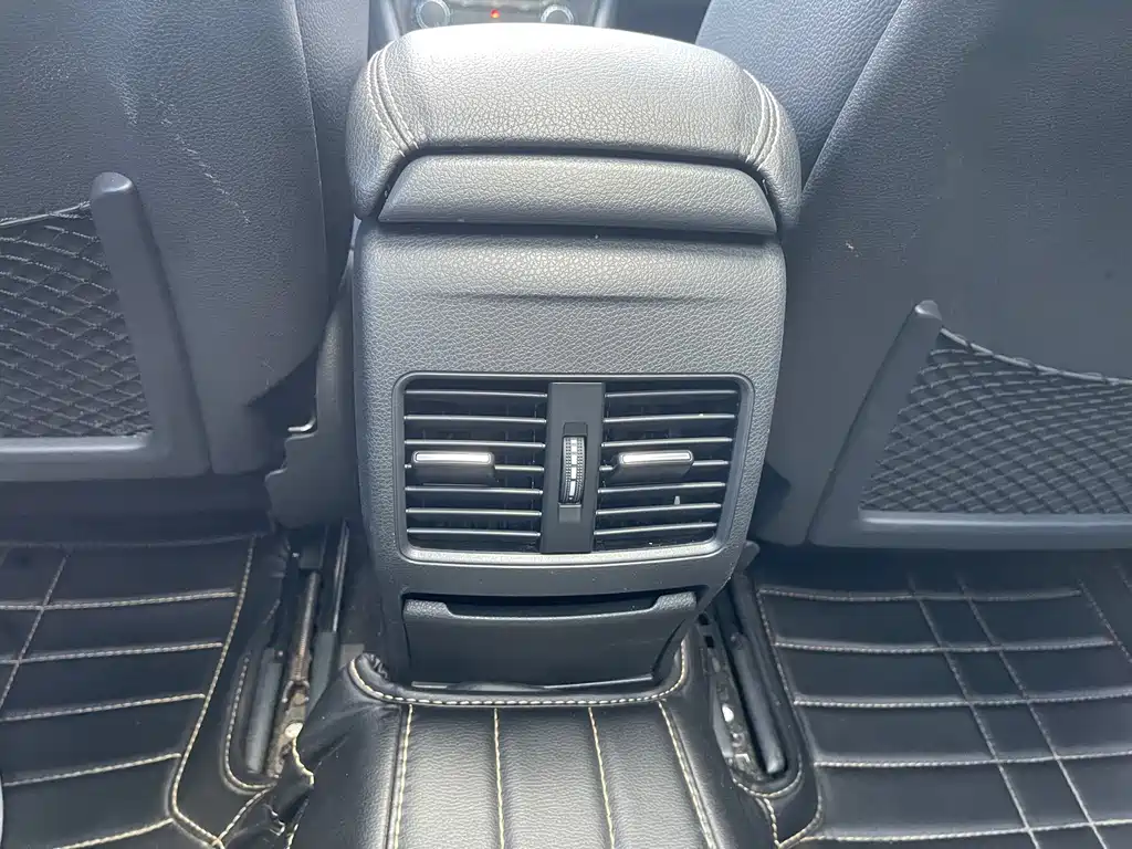 Mercedes-Benz GLA 2015 — фото 13