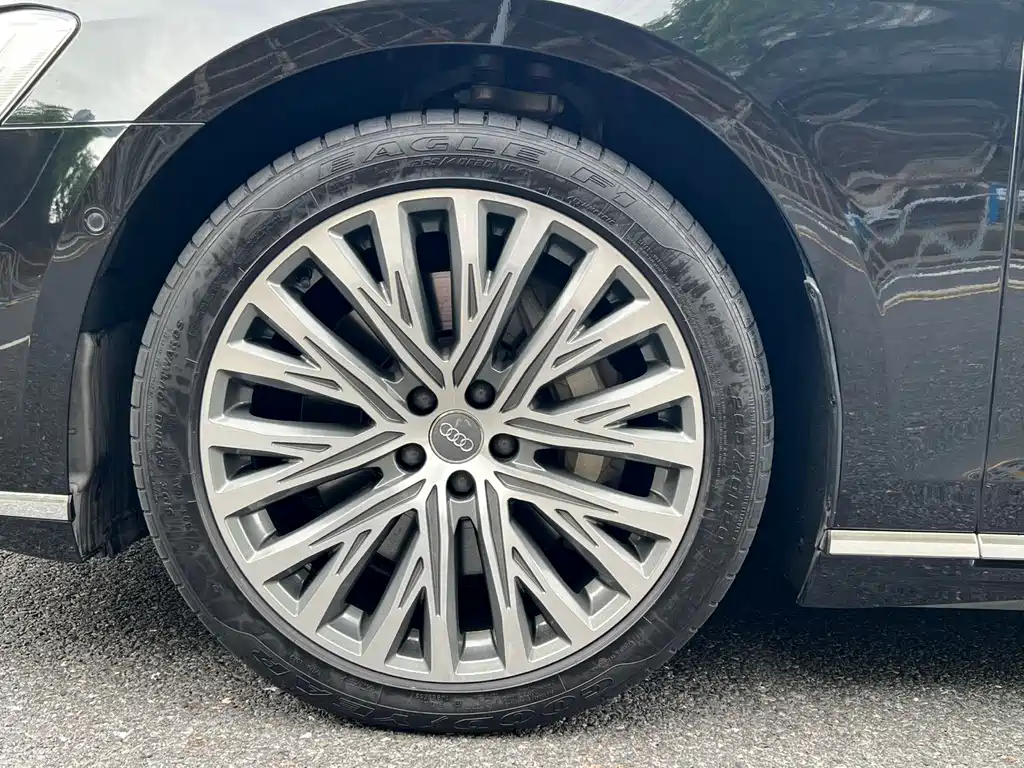 Audi A8 2019 — фото 20