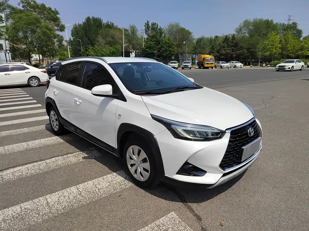 Toyota Yaris L 2021 — фото 2