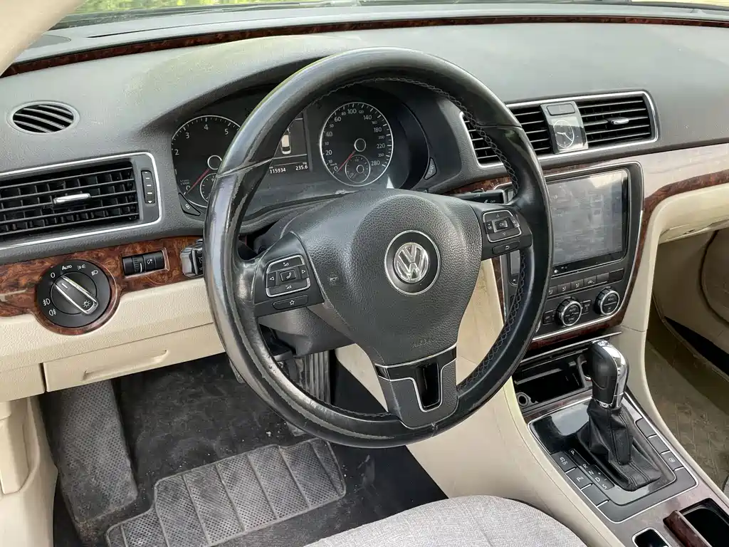 Volkswagen Passat 2012