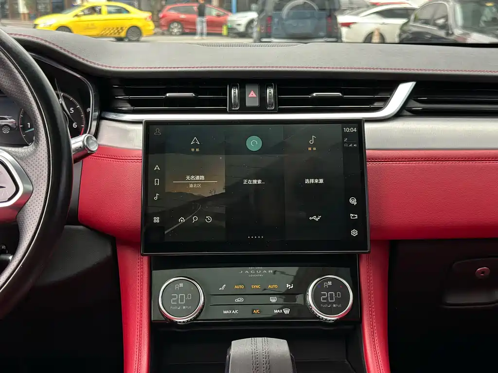 Jaguar F-PACE 2021 — фото 16