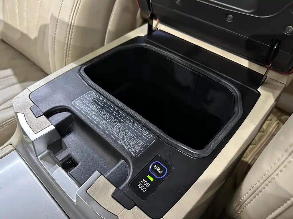 Toyota Land Cruiser 2020 — фото 14