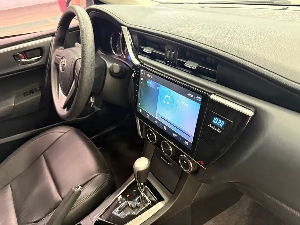 Toyota Corolla 2018 — фото 12