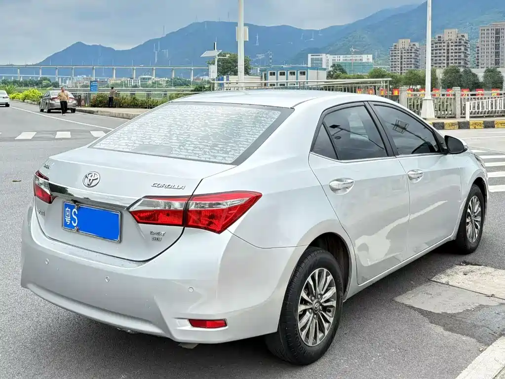 Toyota Corolla 2018 — фото 4
