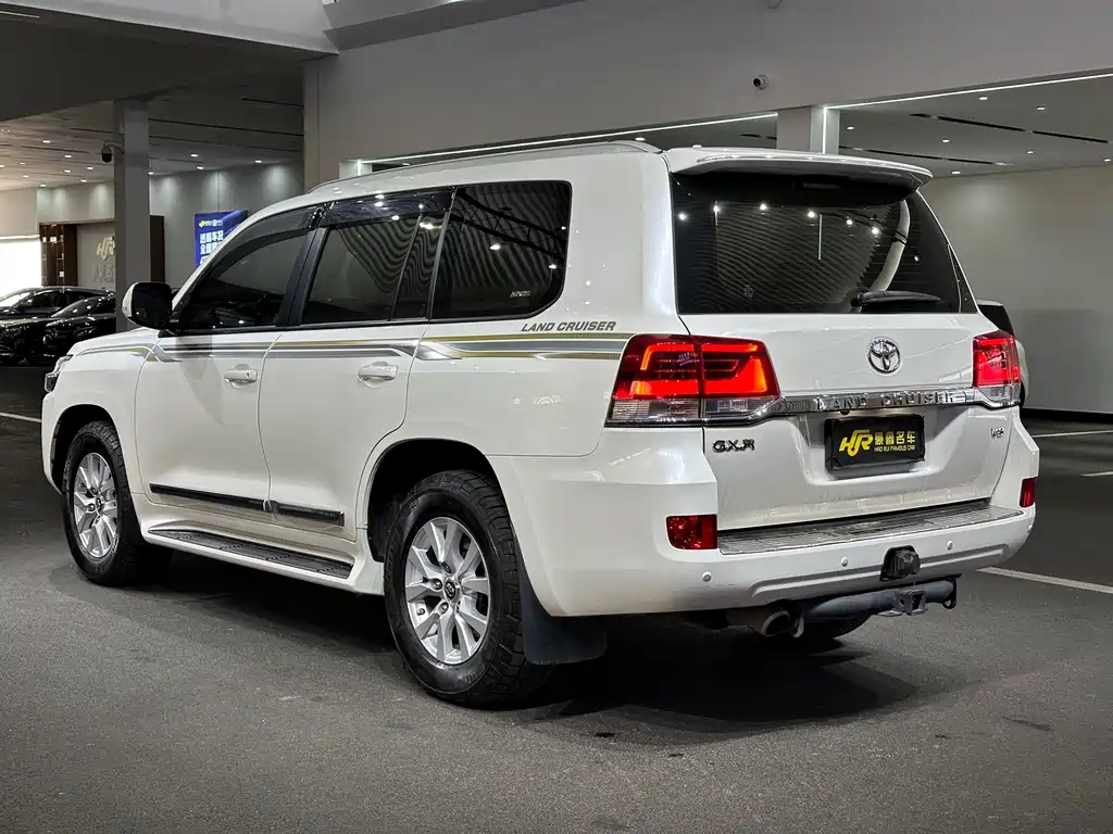 Toyota Land Cruiser 2020 — фото 7