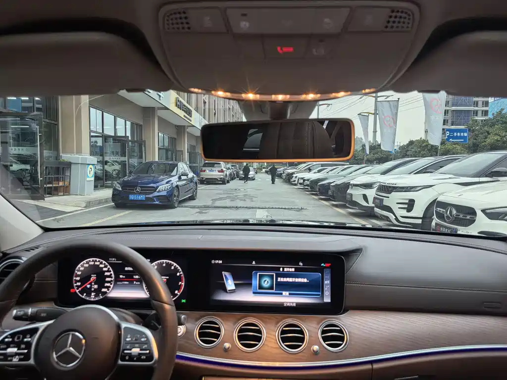 Mercedes-Benz E-Class 2019 — фото 14