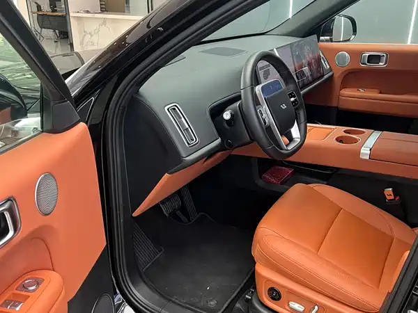 Li Auto L6 2025