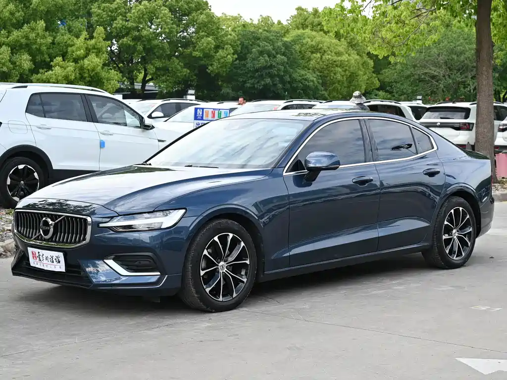 Volvo S60 2020 — фото 1