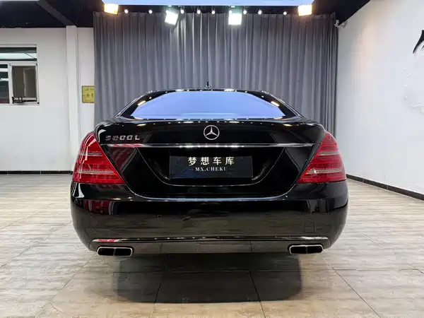 Mercedes-Benz S-Class 2010